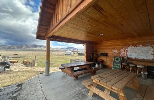 Hot Springs House | Cabin 1 The Glacier