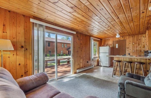 Park Rapids House | Cabin #10 2BR 1BA Timberlane Resort