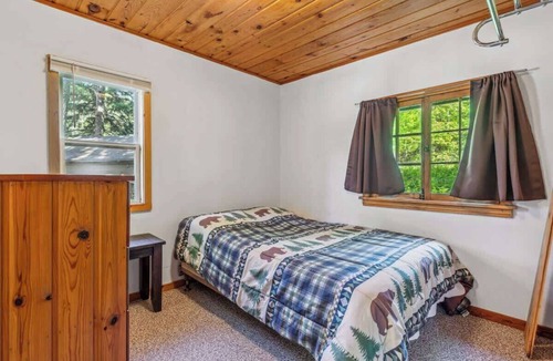 Park Rapids House | Cabin #10 2BR 1BA Timberlane Resort