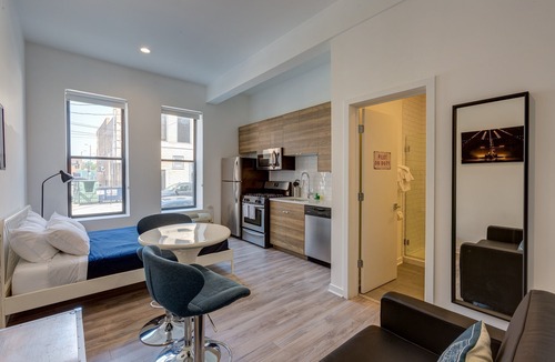 River West Apartment | Cabin 101 by 747 Lofts