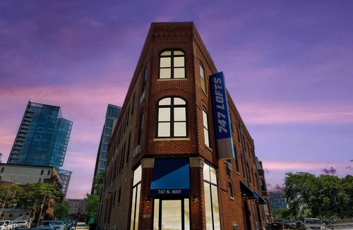 River West Apartment | Cabin 106 by 747 Lofts