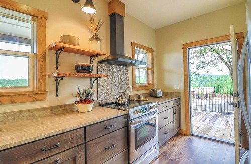 Kimberling City Cabin | Cabin #11 3 bedroom cabin, Modern, Scenic Views, oversized deck