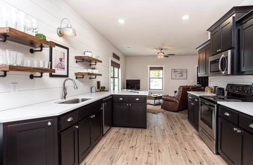 Bella Vista Cabin | Cabin 11 @ Trails Edge (Pet-Friendly)