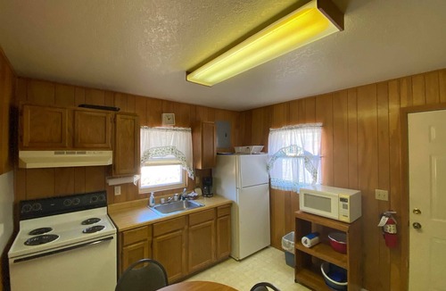 Warsaw Cabin | Cabin 12 - Reel and Trigger