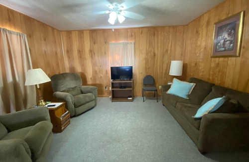 Warsaw Cabin | Cabin 12 - Reel and Trigger