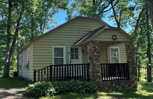 Steelville Cabin | Cabin 16B on Meramec River - Duplex Unit