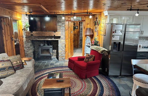 Eagle River Cabin | Cabin 18 by Eagle Waters Resort