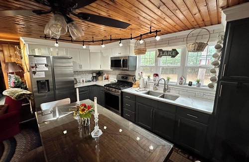 Eagle River Cabin | Cabin 18 by Eagle Waters Resort