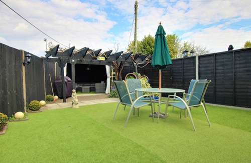 Netley Cottage | Cabin ∙ 2 bedrooms ∙ 4 guests