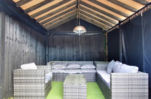 Netley Cottage | Cabin ∙ 2 bedrooms ∙ 4 guests