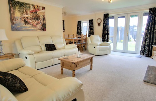 Netley Cottage | Cabin ∙ 2 bedrooms ∙ 4 guests