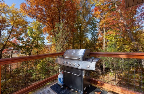 Gatlinburg - Pigeon Forge Cabin | Cabin ∙ 2 bedrooms ∙ 10 guests