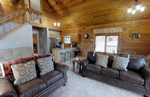 Gatlinburg - Pigeon Forge Cabin | Cabin ∙ 2 bedrooms ∙ 8 guests