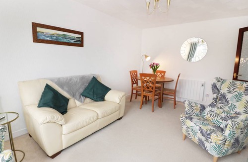 Largs Cottage | Cabin ∙ 2 bedrooms ∙ 4 guests