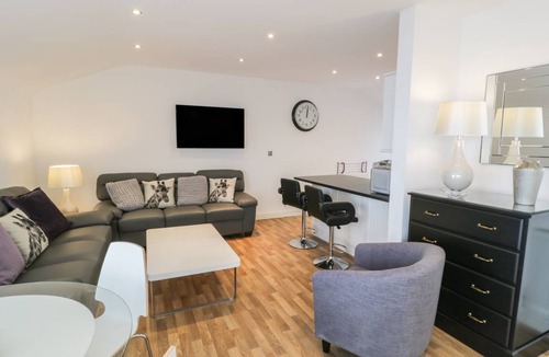 Rhyd-y-clafdy Cottage | Cabin ∙ 2 bedrooms ∙ 5 guests