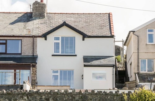 Llandudno Cottage | Cabin ∙ 2 bedrooms ∙ 4 guests