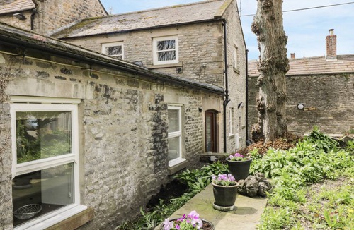 Middleham Cottage | Cabin ∙ 2 bedrooms ∙ 4 guests