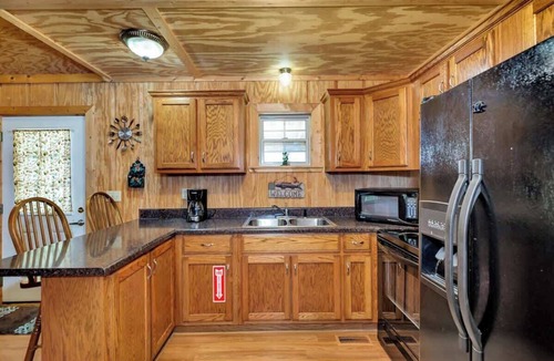 Langston Cabin | *Cabin #2 @ Fisherman's Landing (boat shelter)*