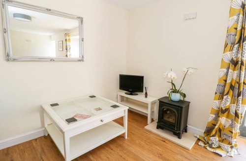 Charlton Horethorne Cottage | Cabin ∙ 2 bedrooms ∙ 3 guests