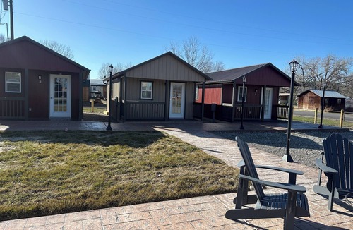 Rapelje Cabin | Cabin 2 in lovely Reed Point with AC