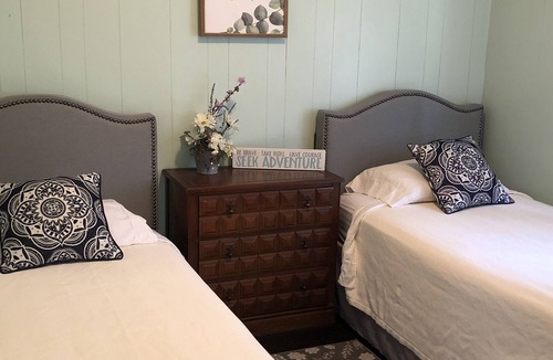 Centre Cabin | Cabin #2 located on Weiss Lake