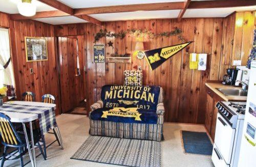 Carp Lake House | Cabin #2 - M Den cabin