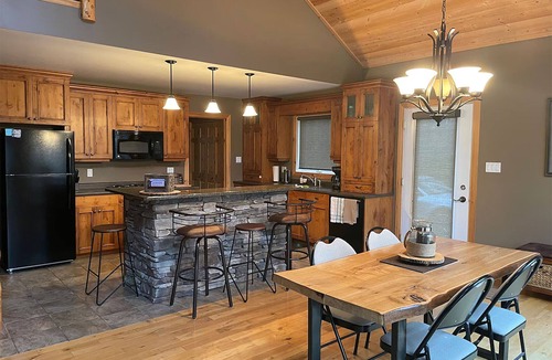 Wasagaming Cabin | Cabin 200 - Riding Mountain Luxury Cabins