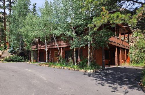Estes Park House | Cabin 21- Accessible Unit & King Bed