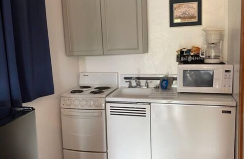 Helena Cabin | Cabin 25 - The Ski Lodge