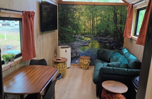 South Pittsburg Cabin | CABIN 28 AT Sasquatch Farm With HVAC and WIFI