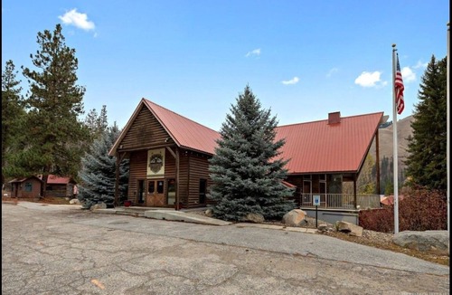Lowman Cabin | Cabin 3 at Southfork Lodge- Sleeps 2