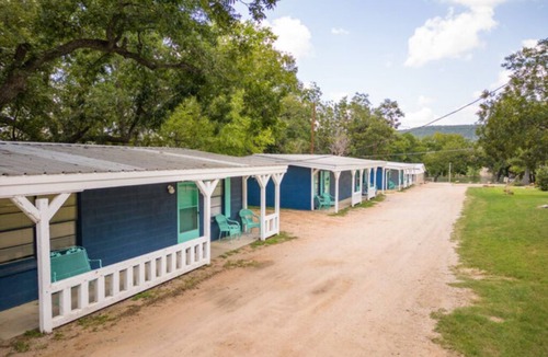 Burnet Cabin | Cabin 3 - Cabin near the pool and arcade