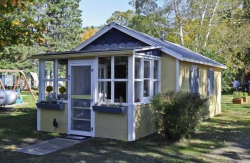 Carp Lake Cabin | Cabin #3 - Chantilly by RedAwning