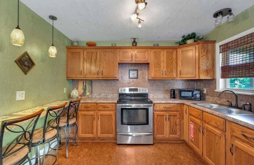 Langston Cabin | *Cabin #3 @ Fisherman's Landing (4 bed/2 bath)*