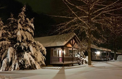 Galax Apartment | (Cabin 311) Chance for Romance