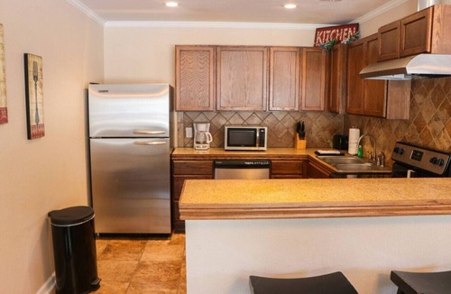 Denison Cabin | Cabin 400 at Grandpappy Point Resort & Marina