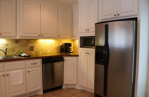 Denison Cabin | Cabin 401 at Grandpappy Point Resort & Marina