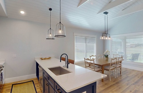 Waverly House | CABIN #5 AT SANCTUARY COVE