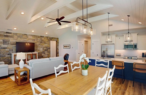 Waverly House | CABIN #5 AT SANCTUARY COVE