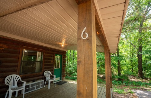 Buchanan House | Cabin 6 at Fishtale Lodge