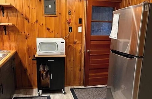 Pine River Cabin | Cabin 6 at Heath's Resort