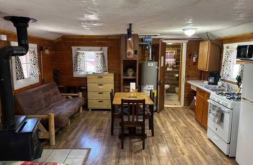 Ponderosa Pines Cabin | Cabin 6 - Grandview Cabins
