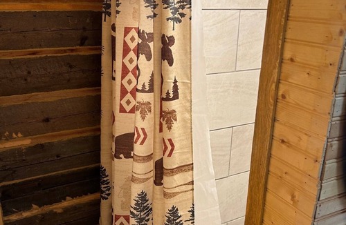 Ponderosa Pines Cabin | Cabin 6 - Grandview Cabins
