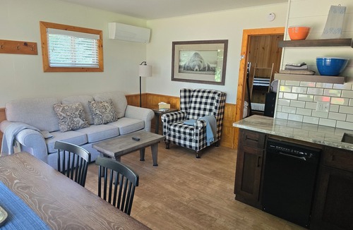 Lake Ann Cabin | Cabin #6- Sleeping Bear Resort