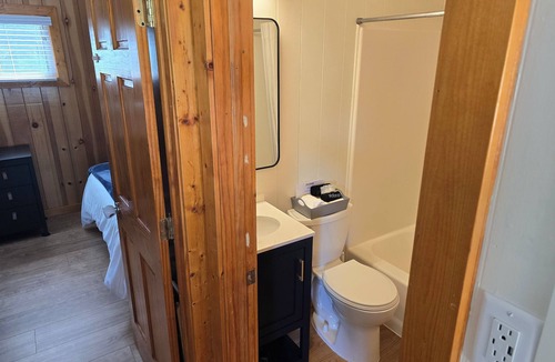 Lake Ann Cabin | Cabin #6- Sleeping Bear Resort