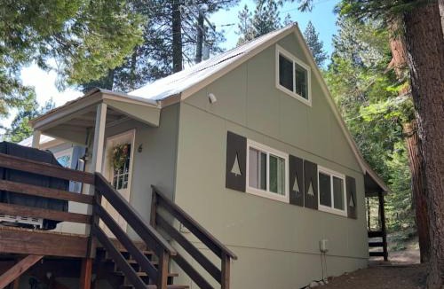 Strawberry House | Cabin #6