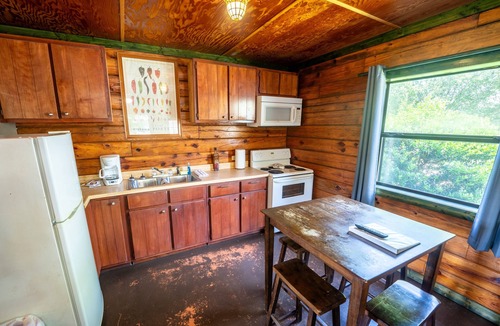 Buchanan House | Cabin 7 at Fishtale Lodge