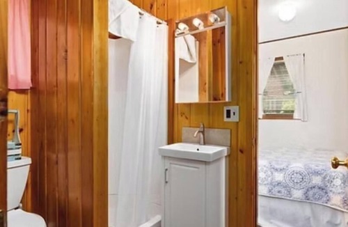 Pine River Cabin | Cabin 7 at Heath's Resort