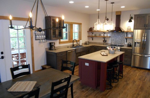 Kimberling City Cabin | Cabin #7 Table Rock Lake WATER FRONT Oasis Retreat, Sleeps 10!