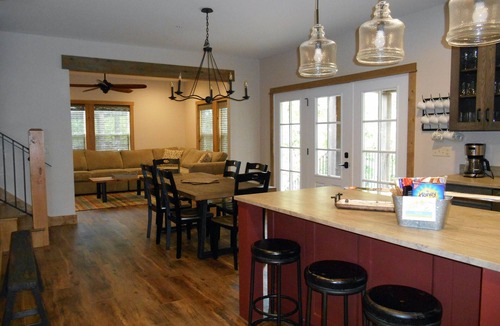 Kimberling City Cabin | Cabin #7 Table Rock Lake WATER FRONT Oasis Retreat, Sleeps 10!